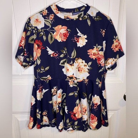 Navy floral boutique peplum top - Picture 2 of 5